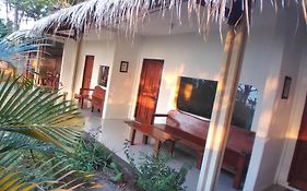 East Lombok Dive Hotel - Rooms On The Beach With Seaview